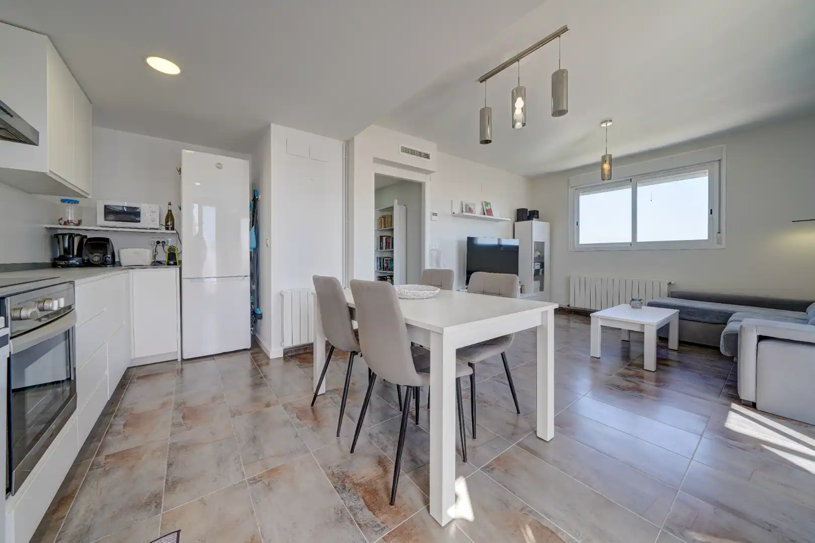 Esszimmer von Dachboden zum Verkauf in La Pobla de Farnals mit Klimaanlage, Heizung und Terrasse