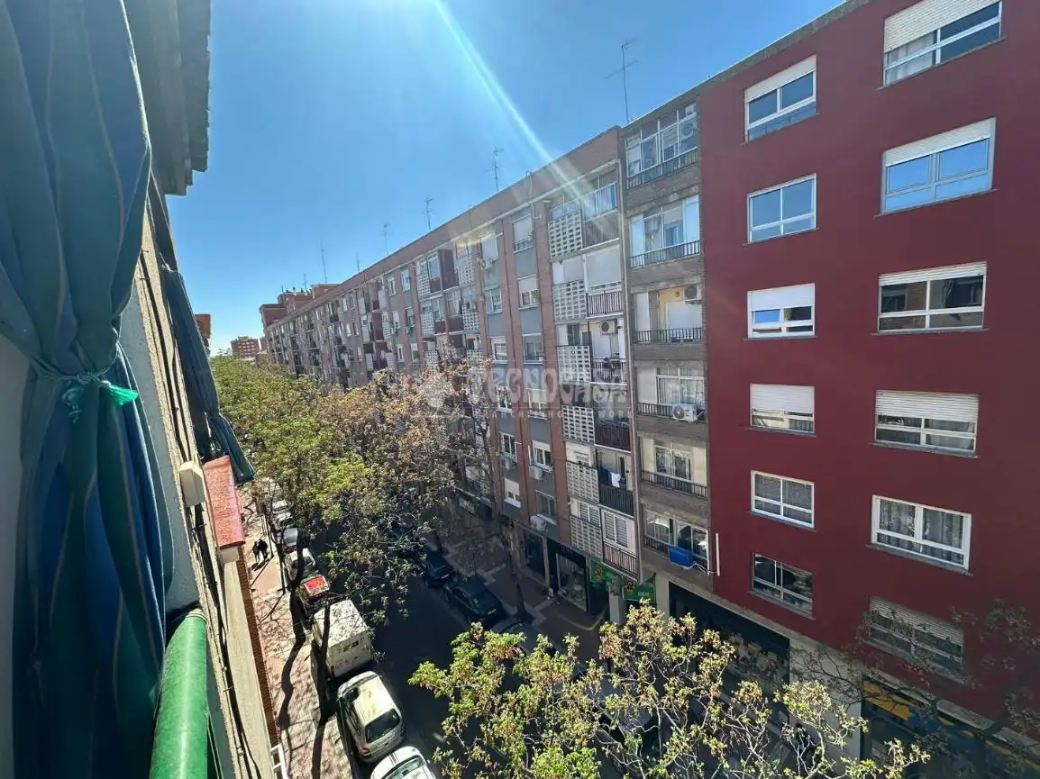 Exterior view of Flat for sale in Zaragoza  with Heating and Balcony