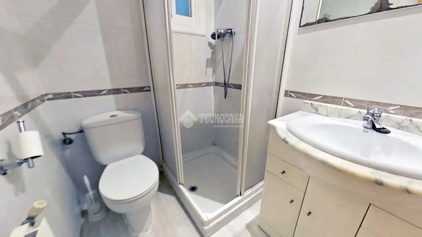 Baño de Piso en venta en Barcelona con Calefacción y Parquet