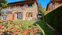 Vista exterior de Casa adosada en venda en Ger amb Calefacció, Jardí privat i Parquet