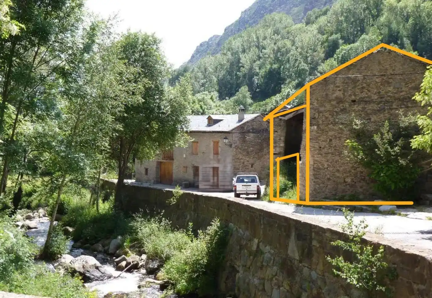 Exterior view of Country homes for sale in La Guingueta d'Àneu