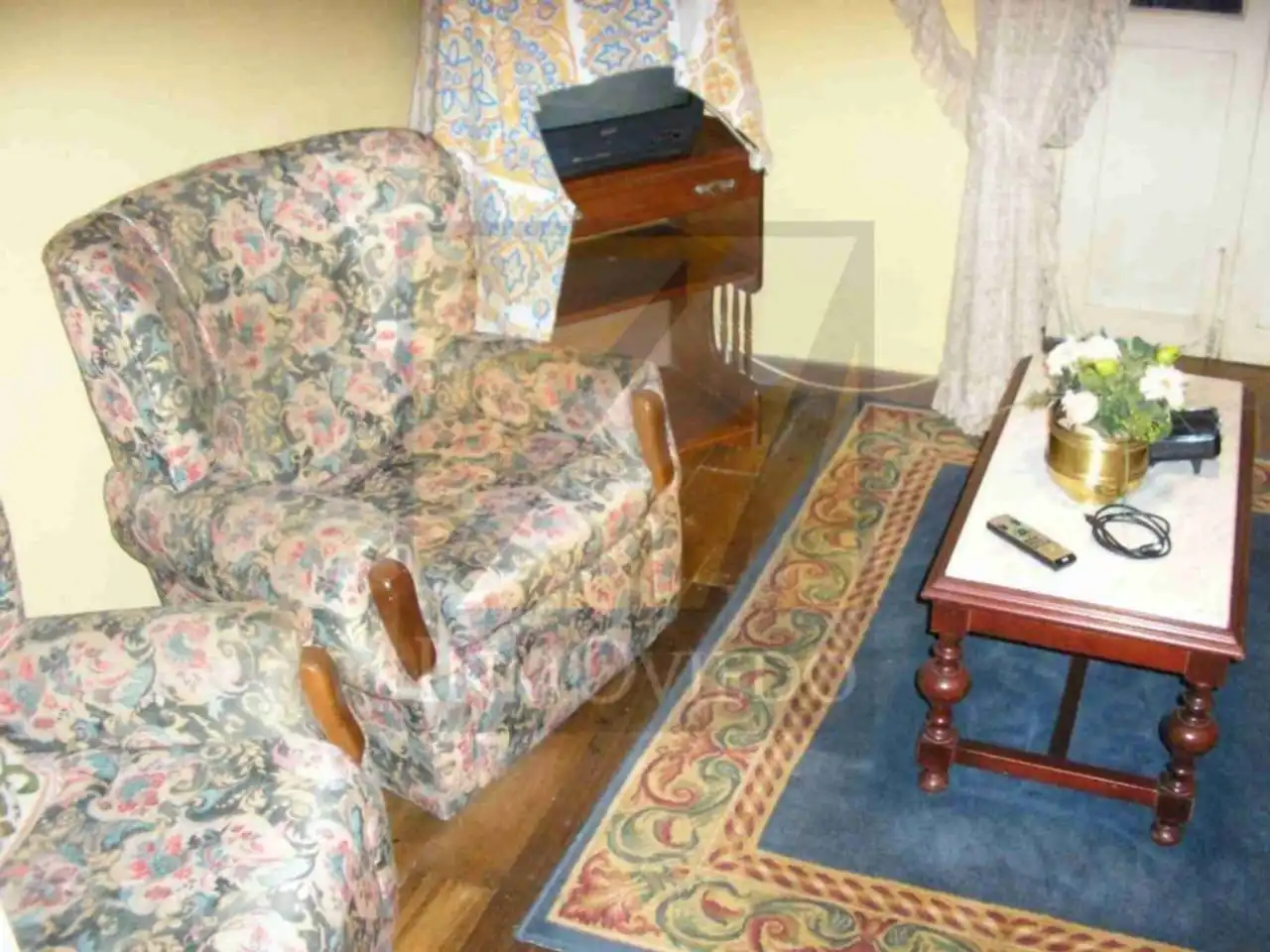 Sala d'estar de Casa o xalet en venda en Coaña amb Calefacció, Terrassa i Moblat