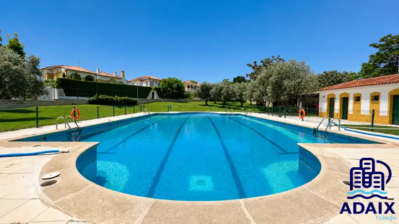Piscina de Casa o xalet en venda en Bargas amb Calefacció, Terrassa i Moblat