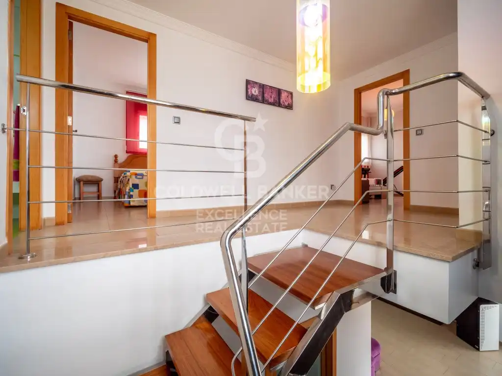 Houses for sale in Oliva  with Air Conditioner, Terrace and Swimming Pool