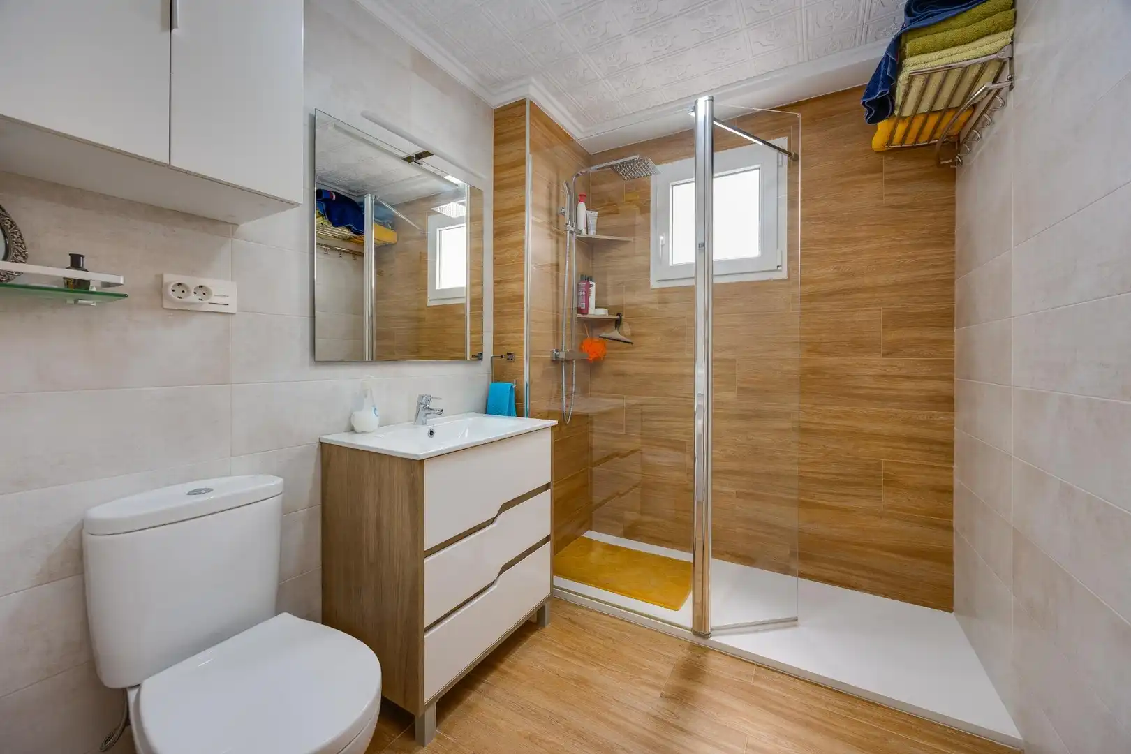 Bathroom of Apartments for sale in Torrevieja  with Heating, Terrace and Furnished
