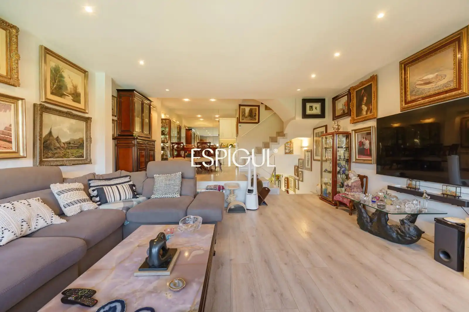Living room of Detached homes for sale in Sant Cugat del Vallès  with Air Conditioner, Heating and Terrace