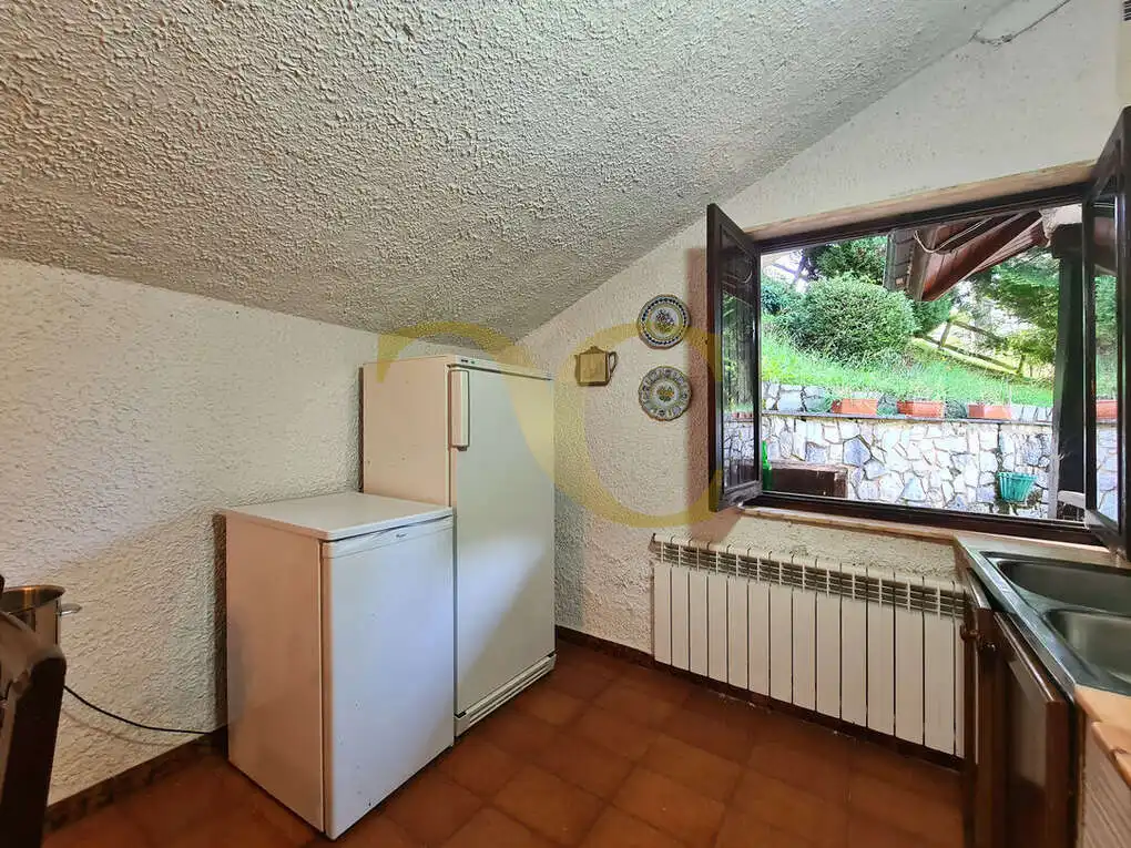 Cocina de Casa o chalet en venta en Caso con Calefacción, Jardín privado y Terraza