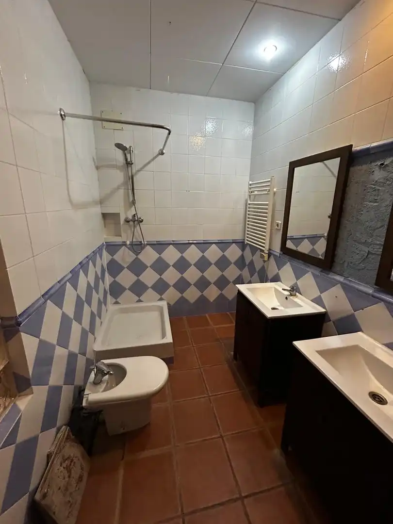 Badezimmer von Haus oder Chalet zum Verkauf in Vacarisses mit Privatgarten, Terrasse und Abstellraum