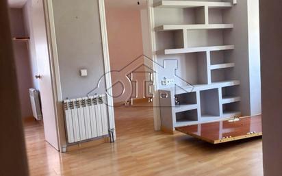 Bedroom of Flat for sale in  Madrid Capital  with Air Conditioner, Heating and Private garden