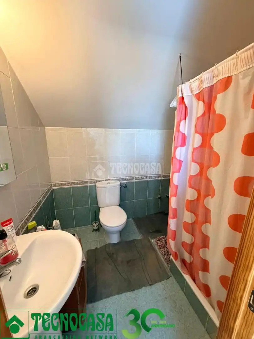 Baño de Casa adosada en venta en Albarreal de Tajo con Aire acondicionado y Jardín privado