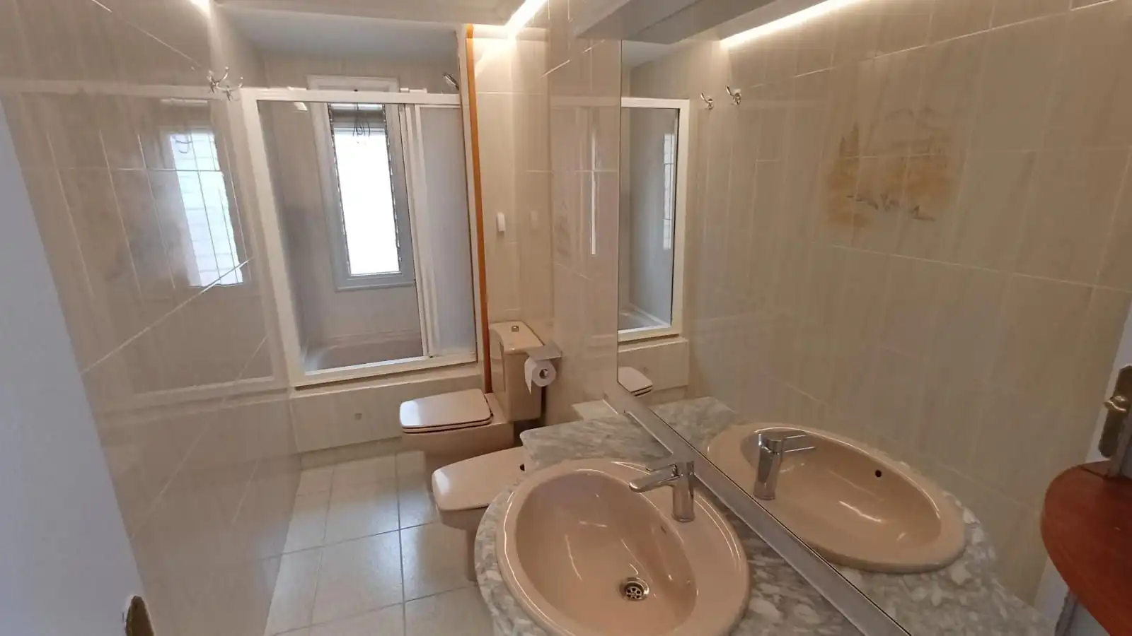 Bathroom of Flat for sale in Sabadell  with Heating