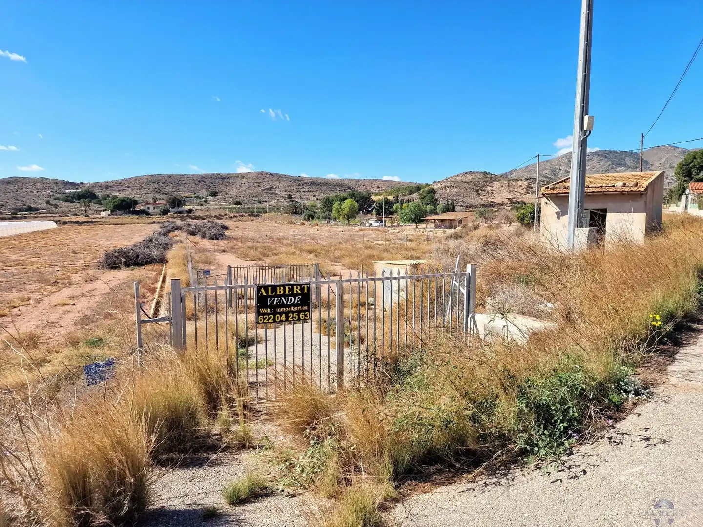 Lands and plots for sale in Novelda