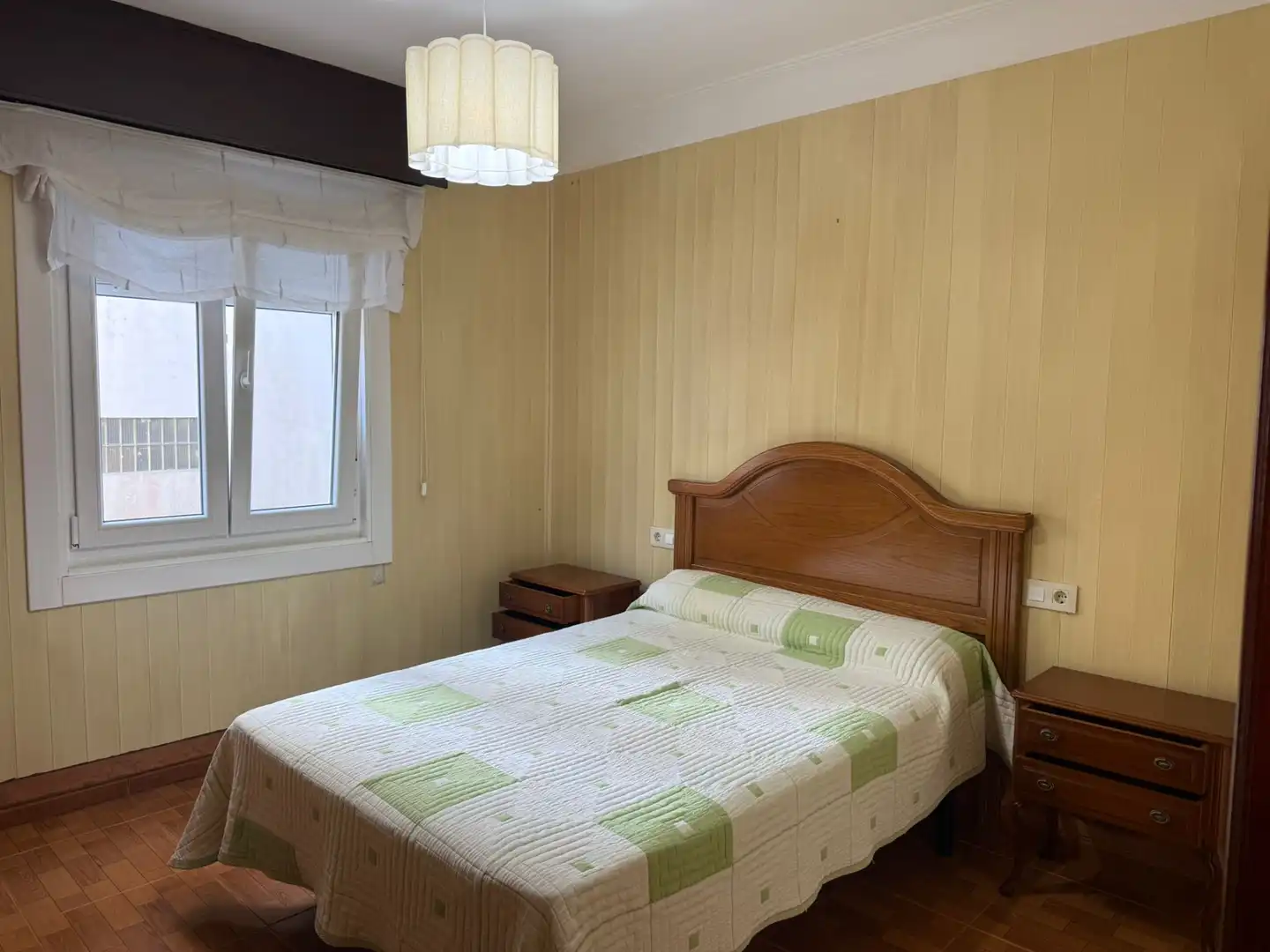 Habitación de Piso de alquiler en Ferrol con Amueblado