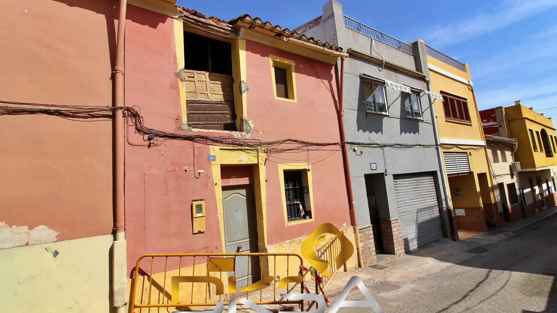 Vista exterior de Casa o chalet en venta en La Vall d'Uixó con Terraza y Balcón