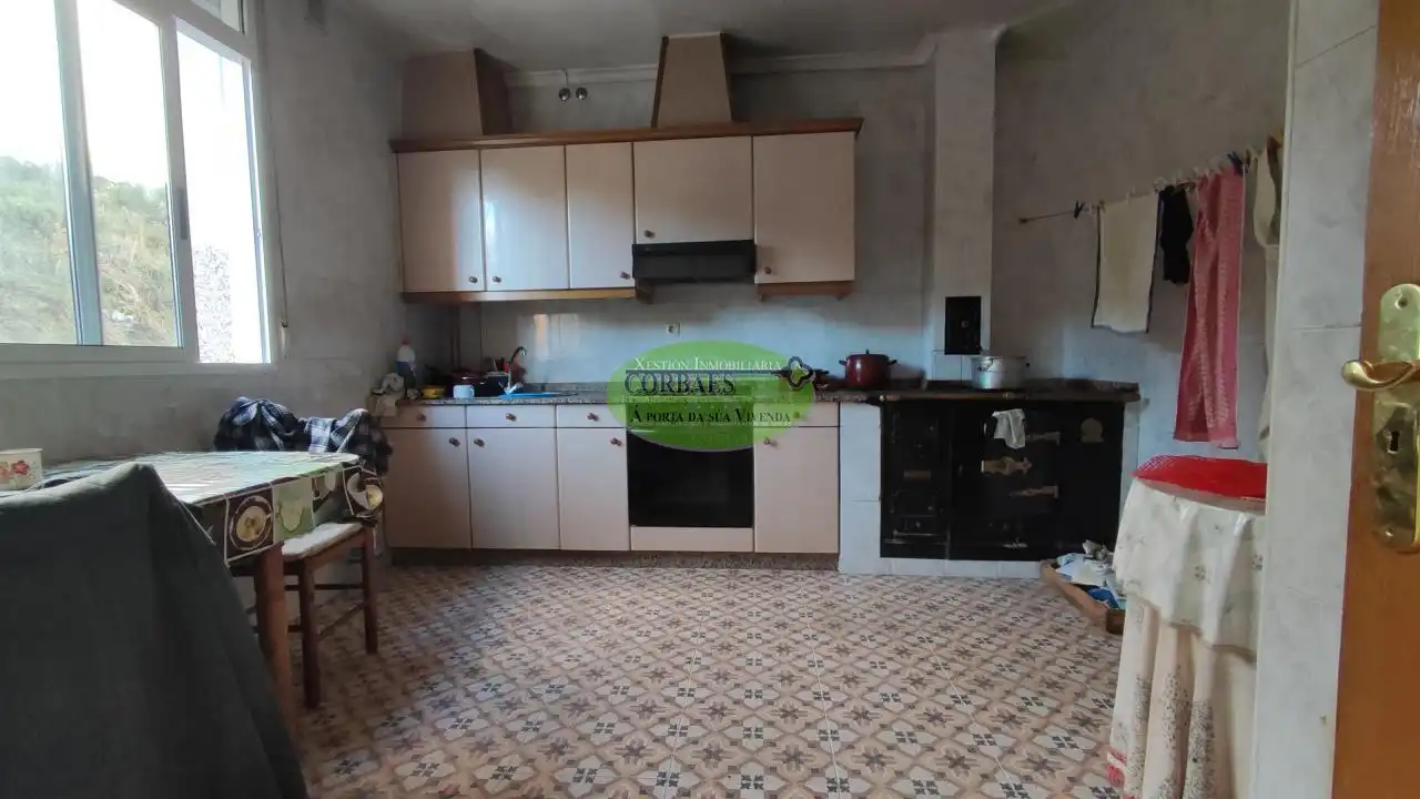 Cocina de Casa o chalet en venta en Cualedro con Jardín privado, Parquet y Amueblado