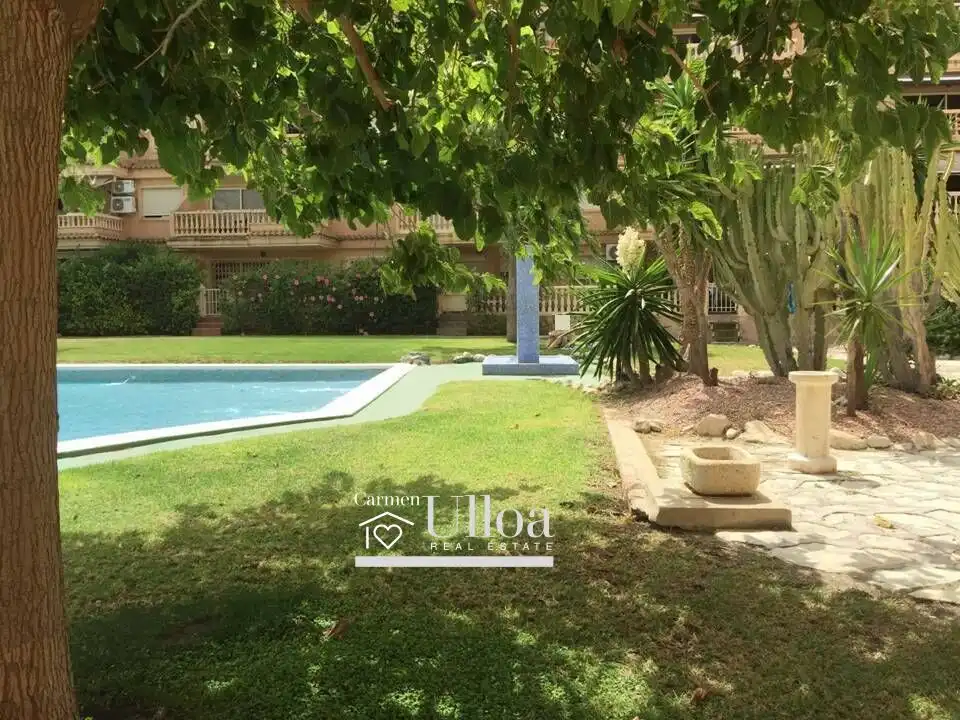 Jardín de Piso en venta en El Campello con Terraza y Piscina comunitaria