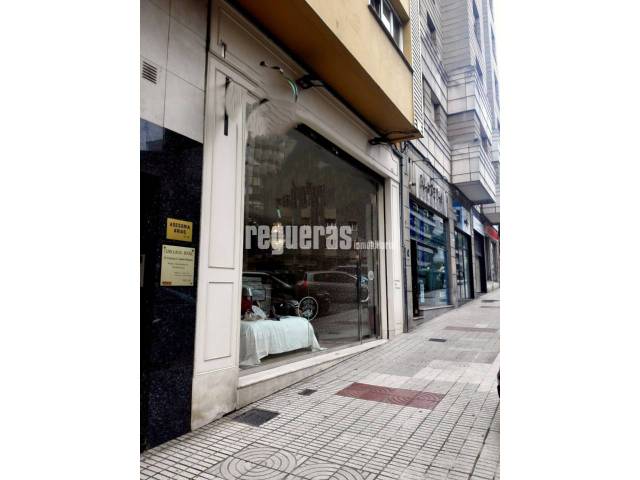 Local comercial en Alquiler en La Camara en Centro