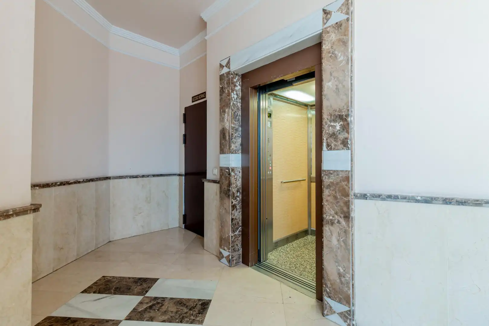 Ático de alquiler en Madrid con Jardín privado, Parquet y Trastero