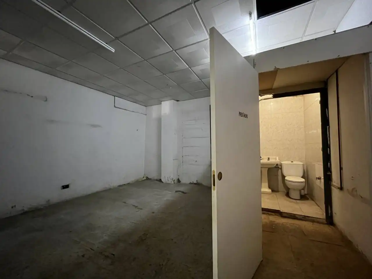 Local de lloguer a Calle Coronel Sanfeliu, 54, Estruch - Eixample