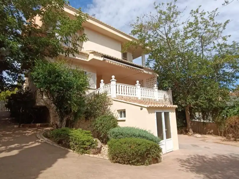 Haus mit Pool zur Miete in Alcalaten 9