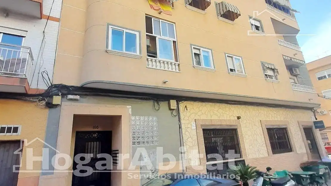 Vista exterior de Piso en venta en Torrevieja con Aire acondicionado, Terraza y Amueblado