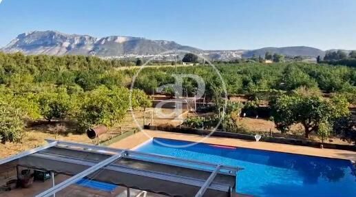 Piscina de Finca rústica en venda en Dénia amb Aire condicionat, Calefacció i Jardí privat