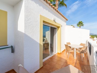 Bungalow with pool for sale in Cometa