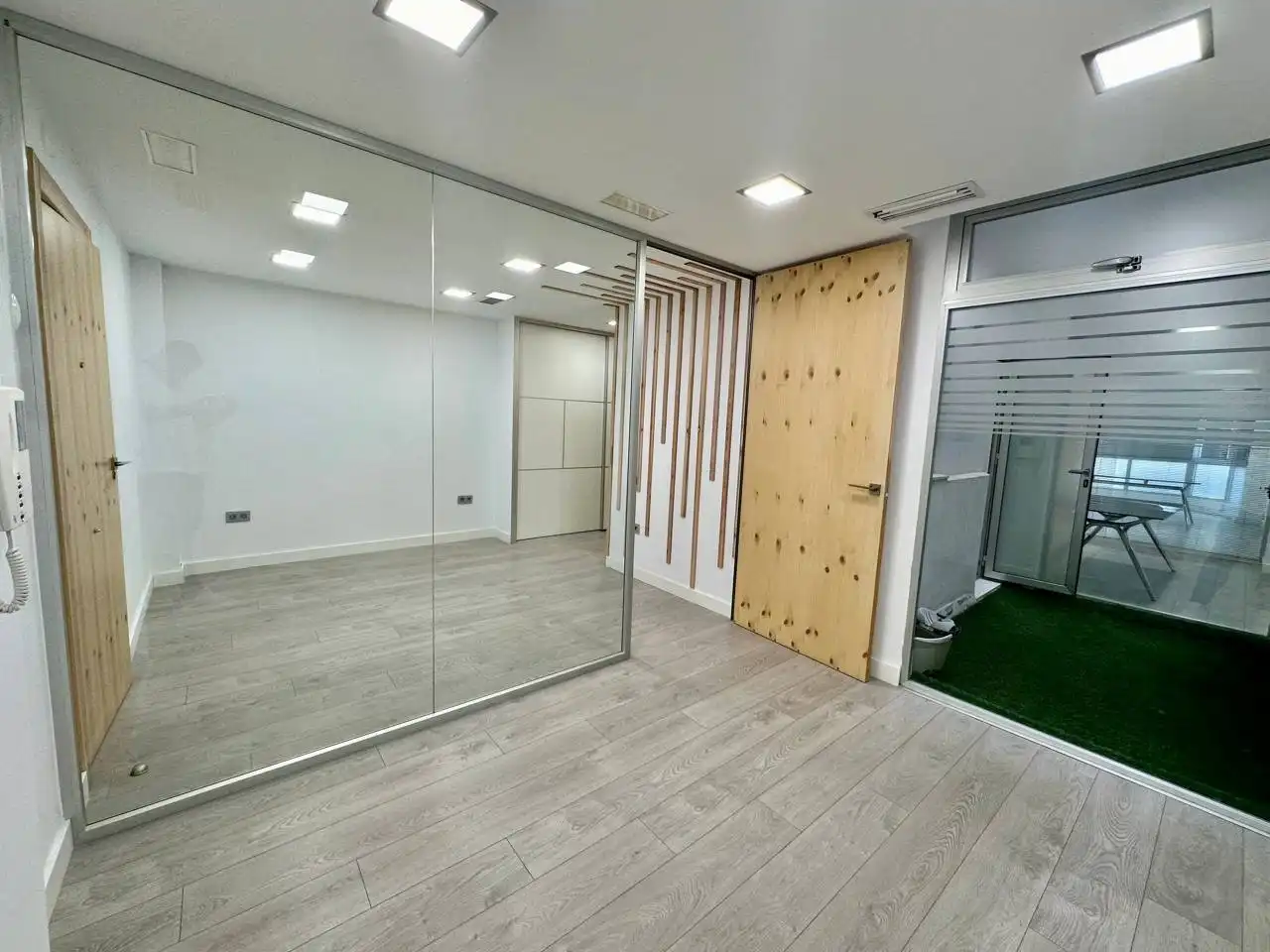 Oficina de alquiler en Torrevieja con Terraza