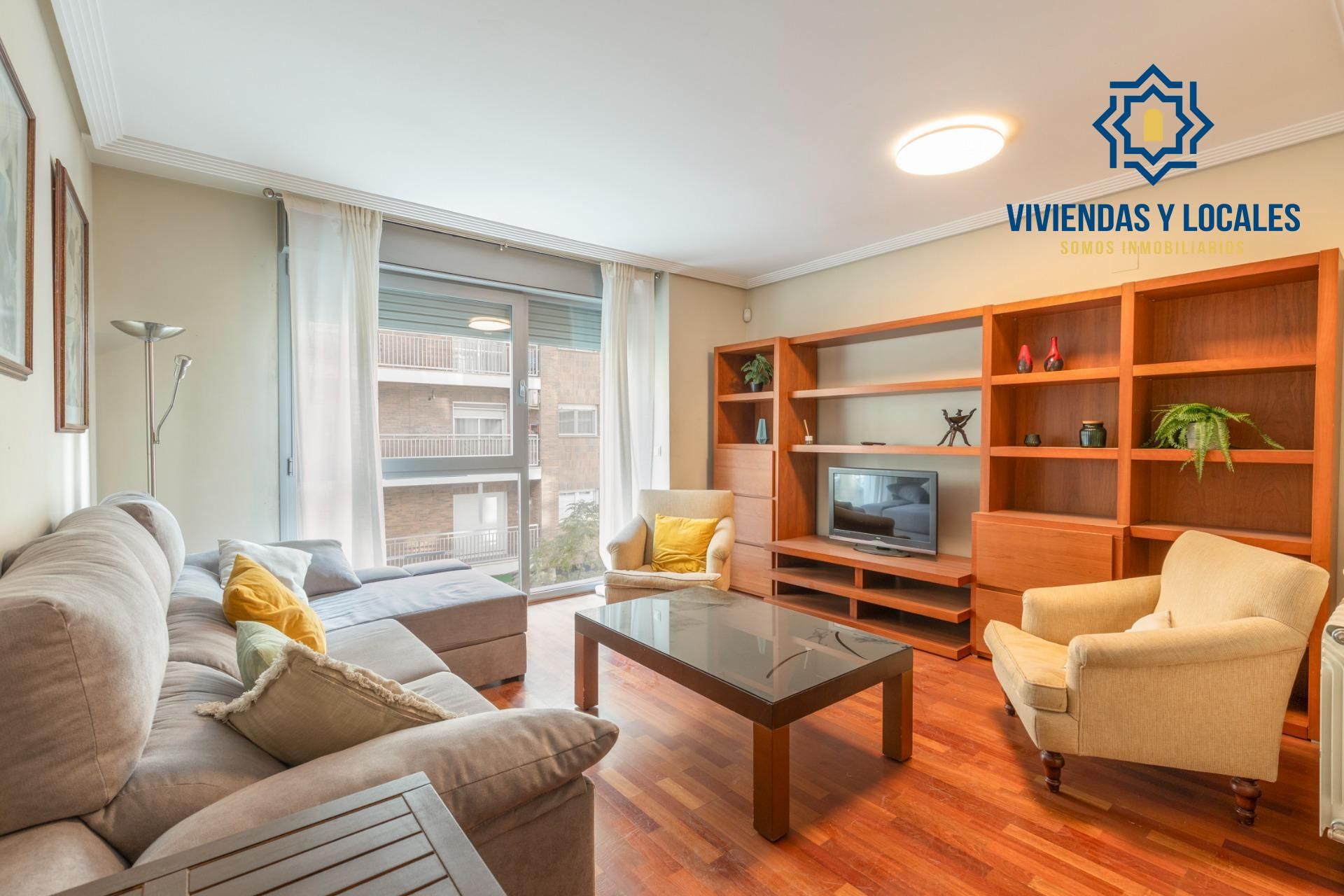 Sala d'estar de Pis en venda en  Granada Capital amb Aire condicionat, Calefacció i Parquet