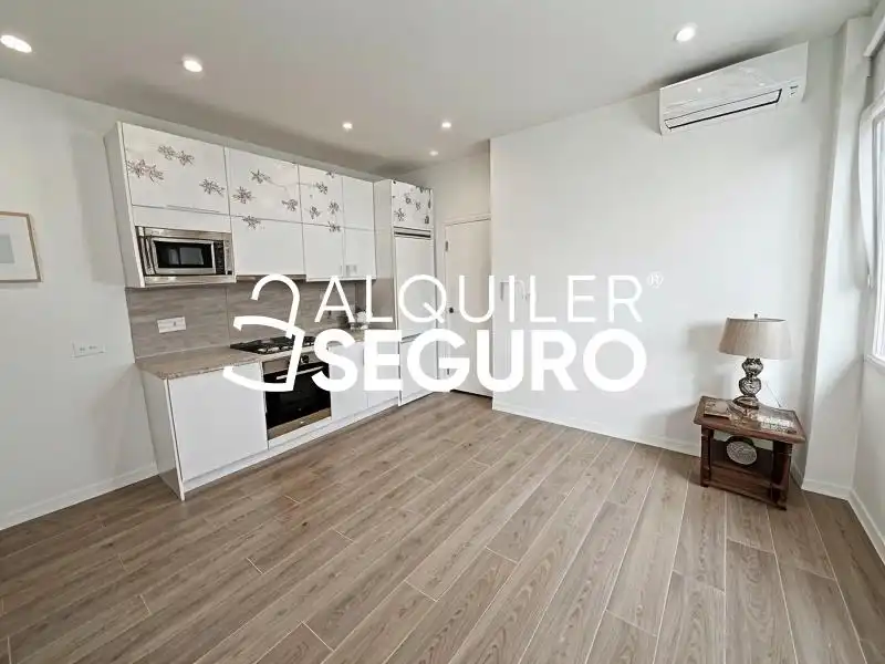 Cocina de Piso de alquiler en Madrid con Aire acondicionado
