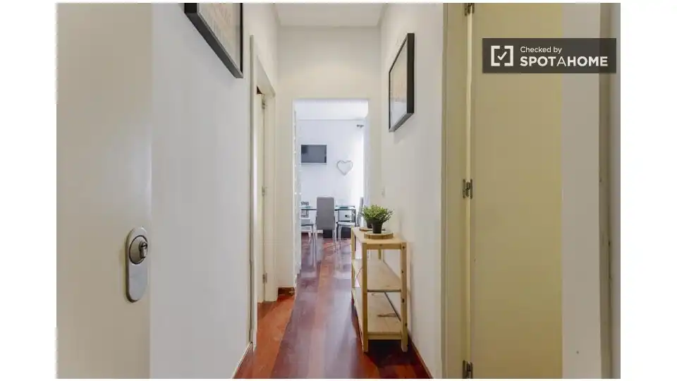 Appartamento con terrazza in affitto a Ciutat Vella, imagen 3