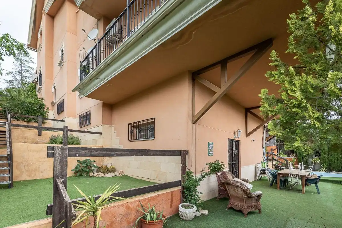 Chalet con terraza en venta en Calle del Sauce 19, imagen 3