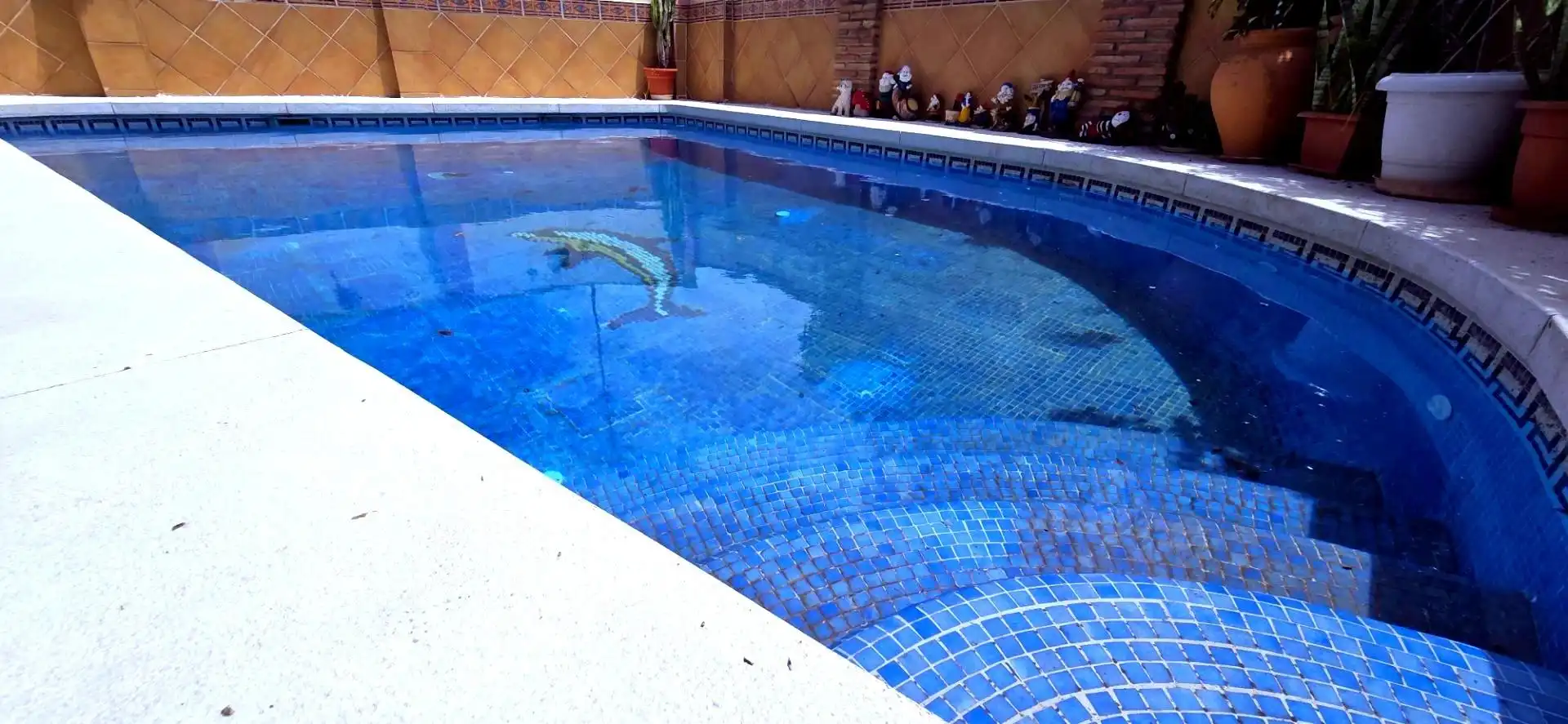 Piscina de Casa adosada en venda en Málaga amb Aire condicionat, Calefacció i Jardí privat