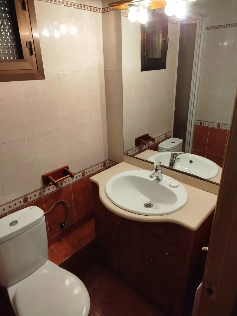 Baño de Piso en venta en Badalona con Calefacción y Balcón