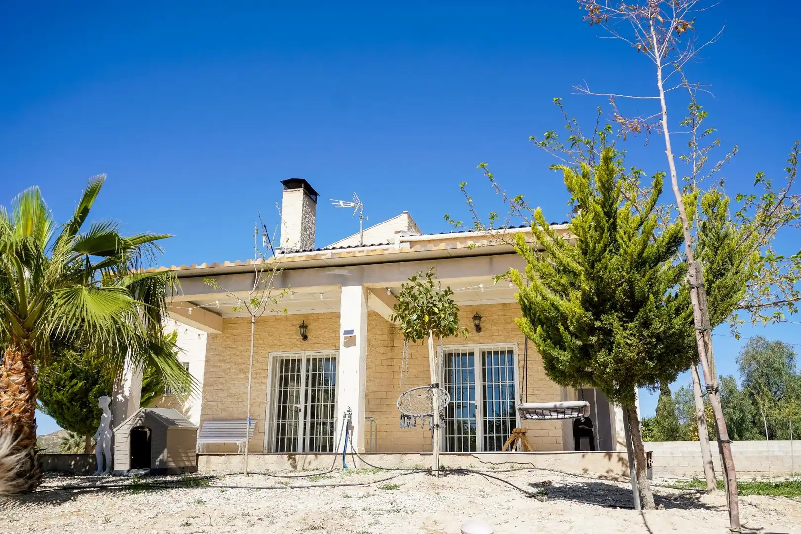 Vista exterior de Casa o xalet en venda en Mutxamel amb Aire condicionat, Terrassa i Traster