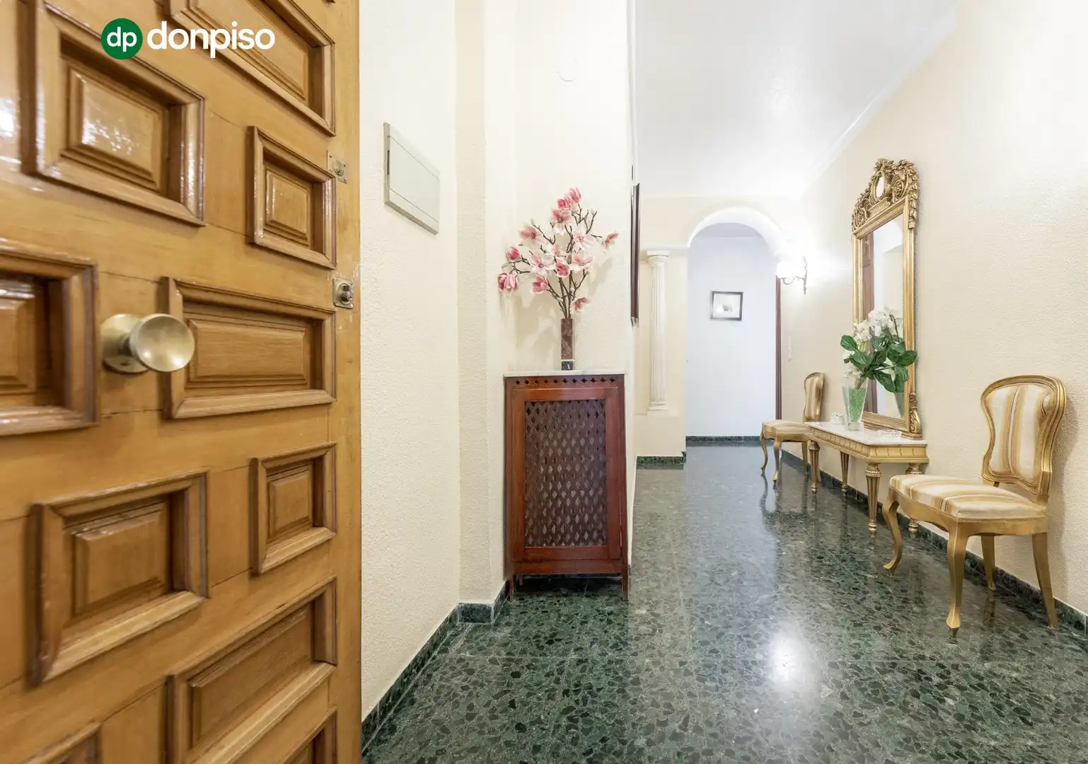 Piso en venta en Granada con Terraza, Trastero y Balcón