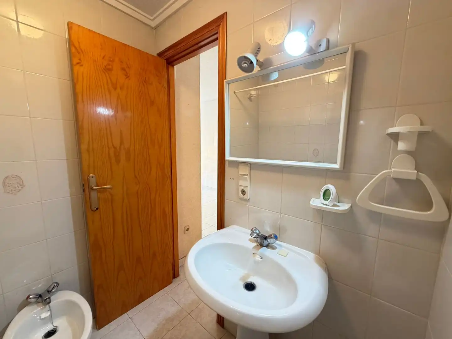 Bathroom of Flat for sale in Torrevieja  with Terrace, Furnished and Washing machine