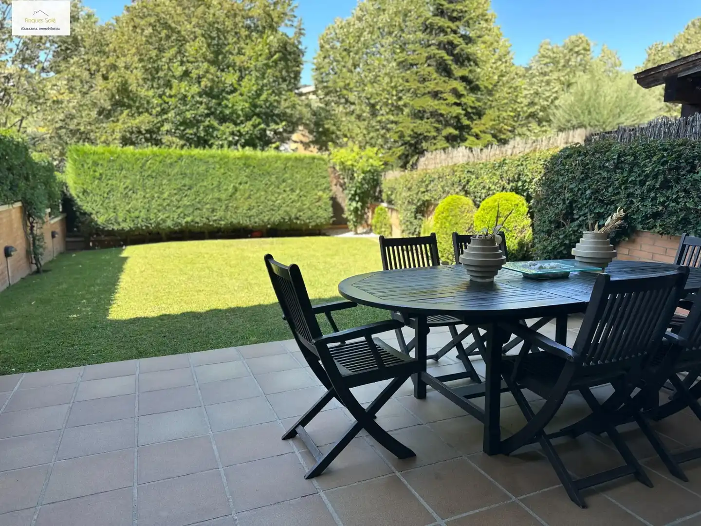 Garten von Einfamilien-Reihenhaus zum Verkauf in Cabrils mit Klimaanlage, Heizung und Privatgarten