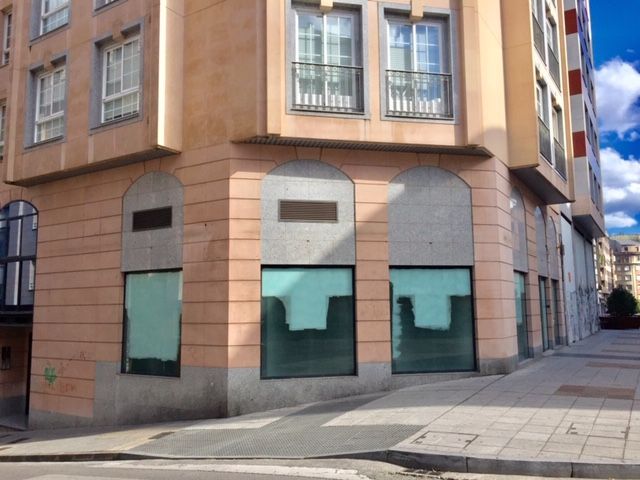 Premises to rent in Avenida Compostilla, 14