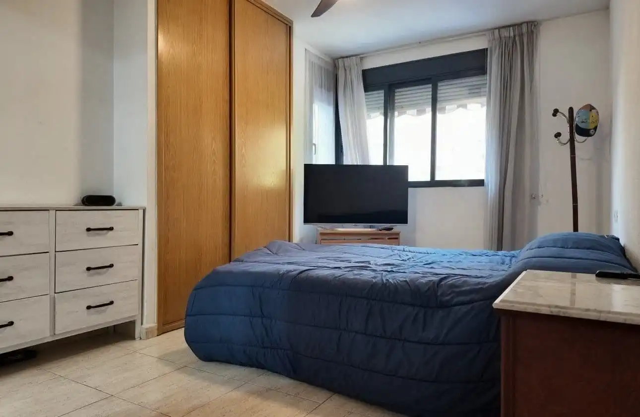 Habitación de Piso en venta en Alicante / Alacant con Aire acondicionado, Trastero y Amueblado