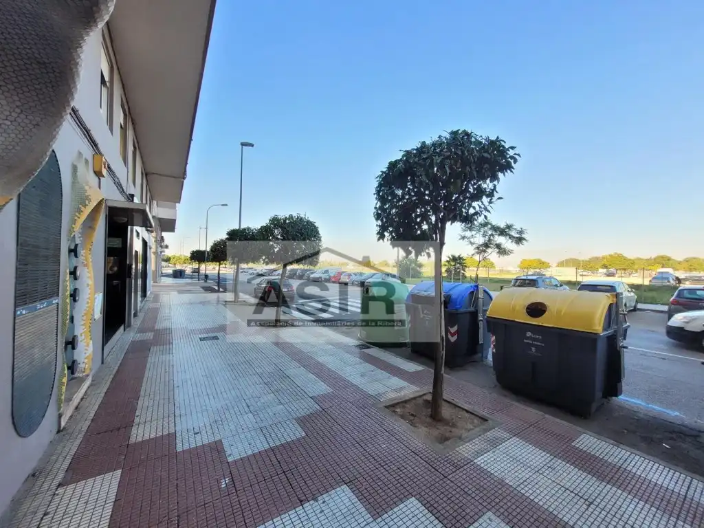 Vista exterior de Local en venta en Valencia