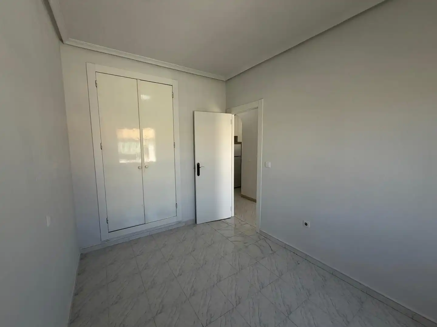 Bedroom of Flat for sale in Torrevieja  with Air Conditioner, Terrace and Community pool