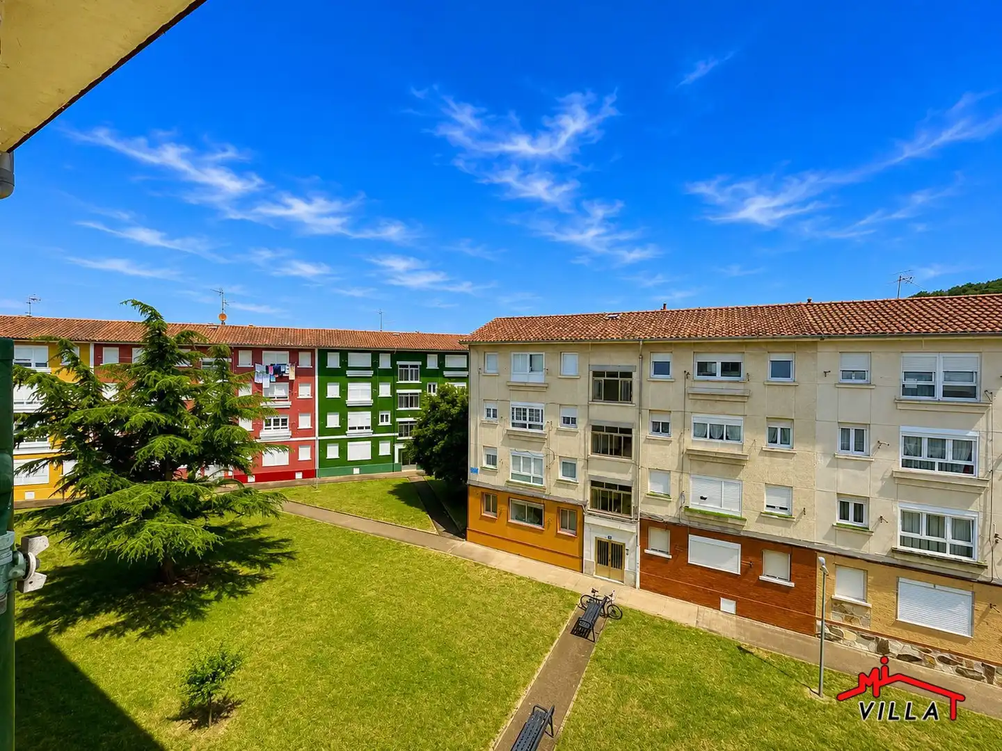 Vista exterior de Piso en venta en Laredo