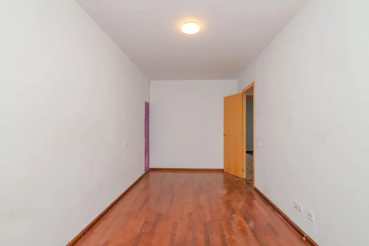 Dormitori de Pis en venda en Barcelona amb Parquet, Terrassa i Traster