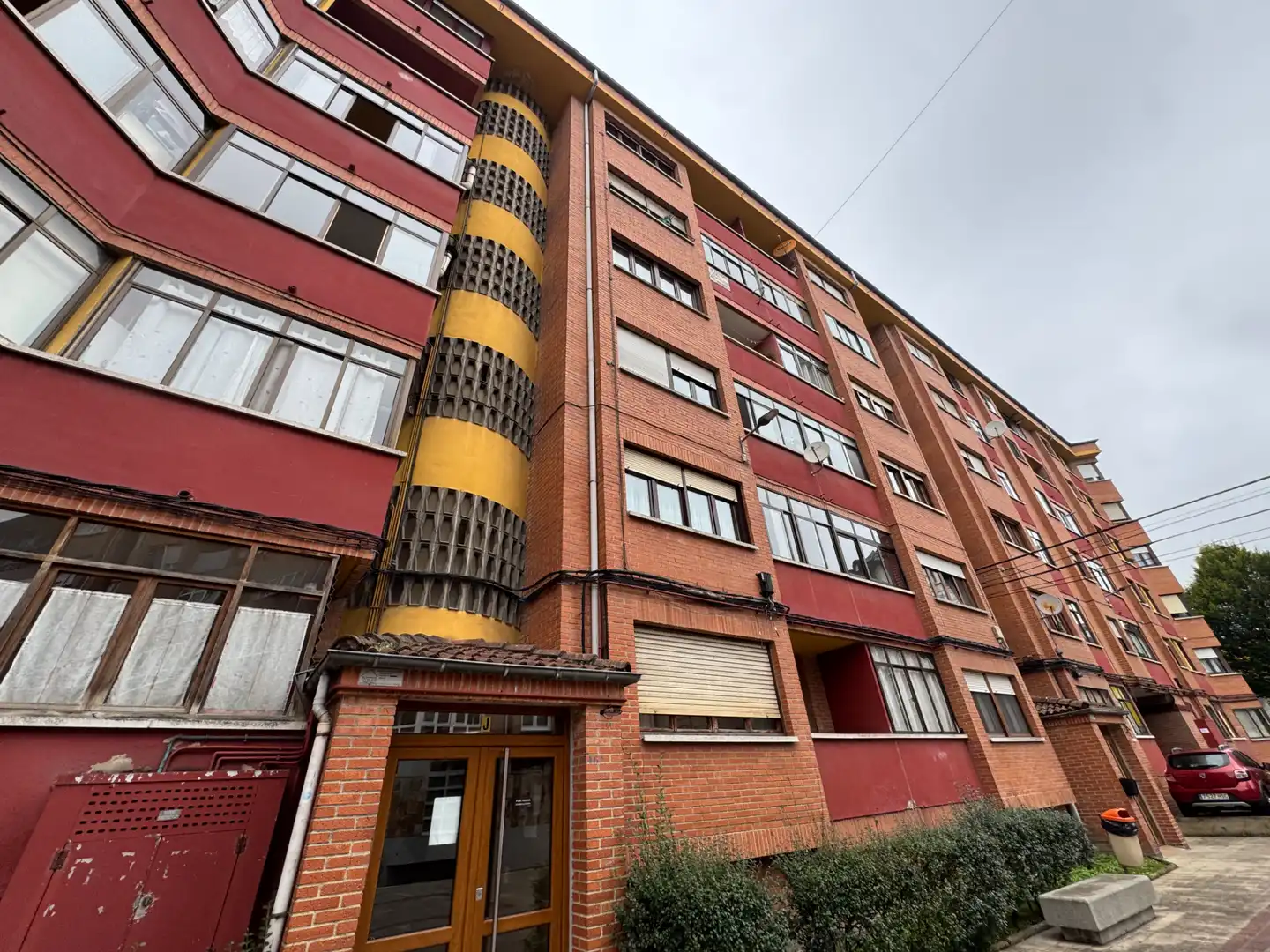 Vista exterior de Piso en venta en Corredoría - La Carisa - Prado de La Vega