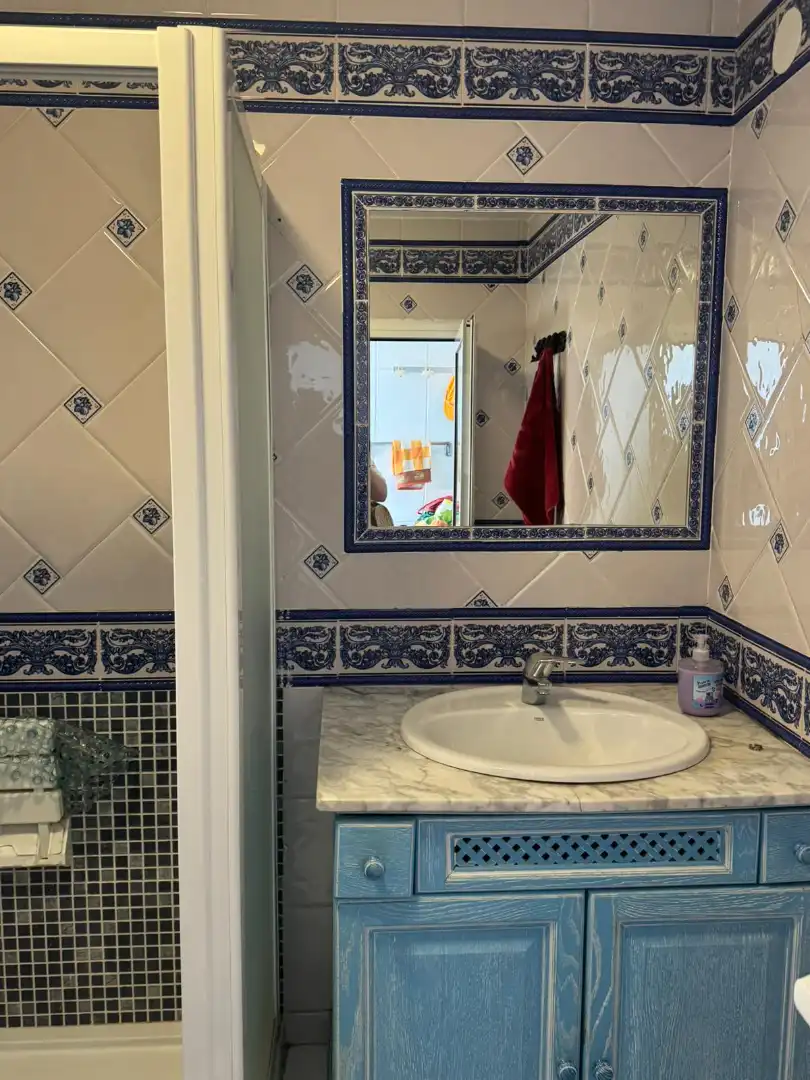 Bathroom of Houses for sale in Monterrubio de la Serena  with Air Conditioner, Parquet flooring and Storage room