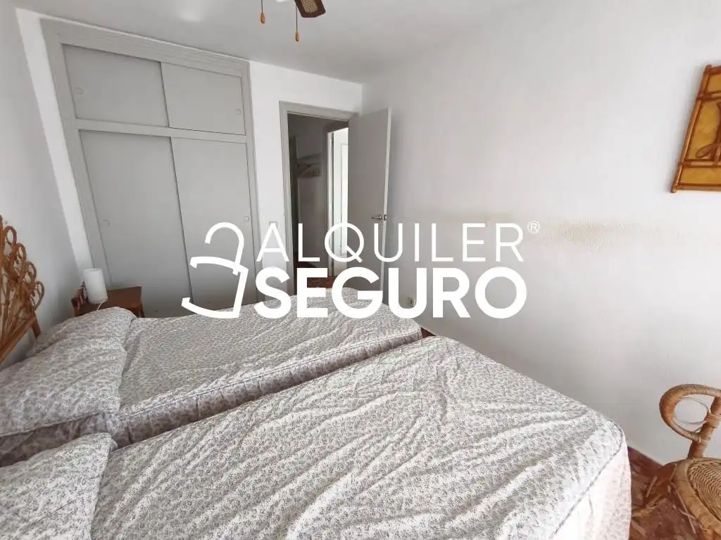 Habitación de Ático de alquiler en El Campello con Terraza y Amueblado