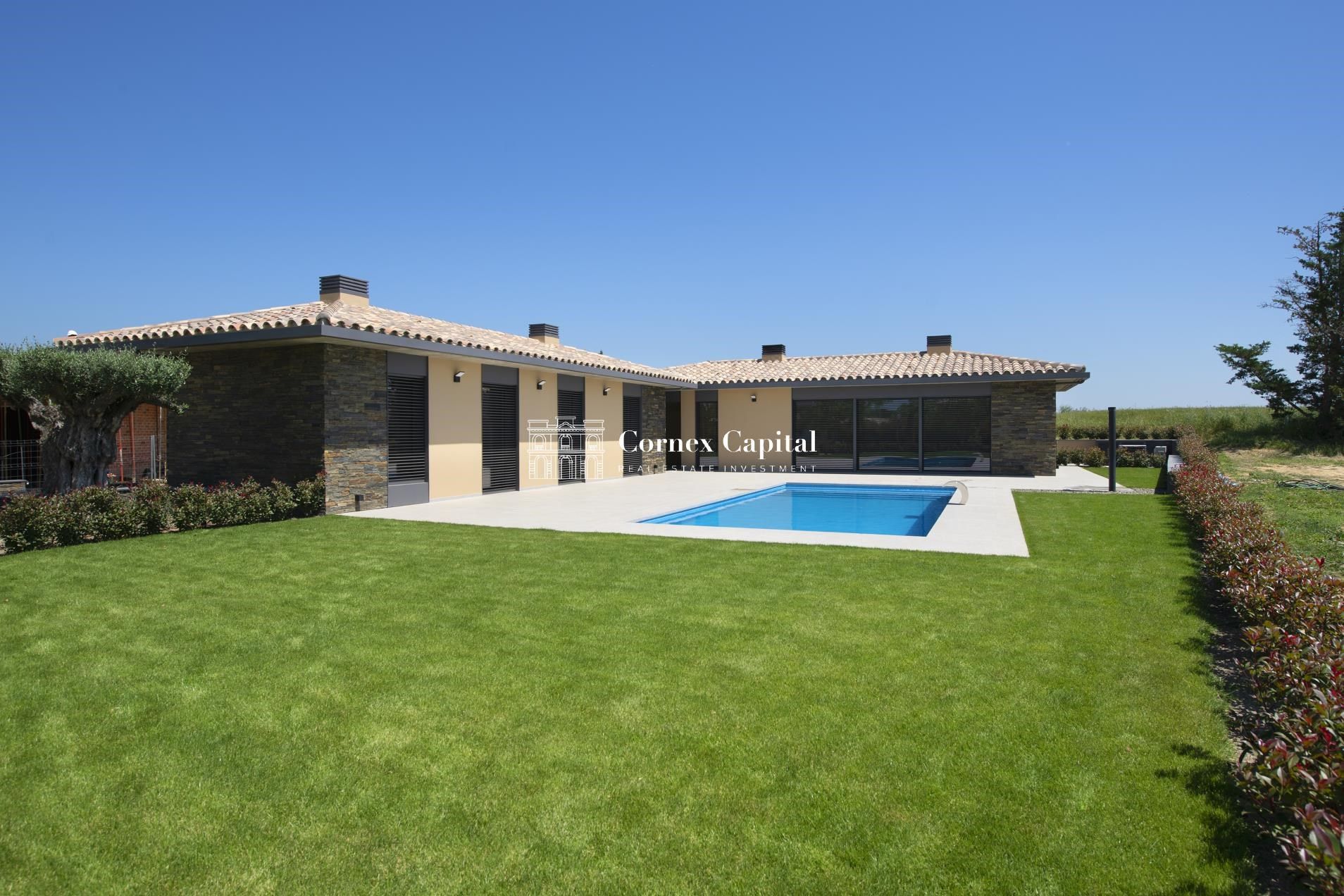 Vista exterior de Casa o chalet en venta en Navata con Jardín privado y Piscina