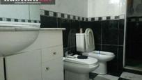 Bathroom of House or chalet for sale in Vilanova i la Geltrú  with Terrace and Swimming Pool