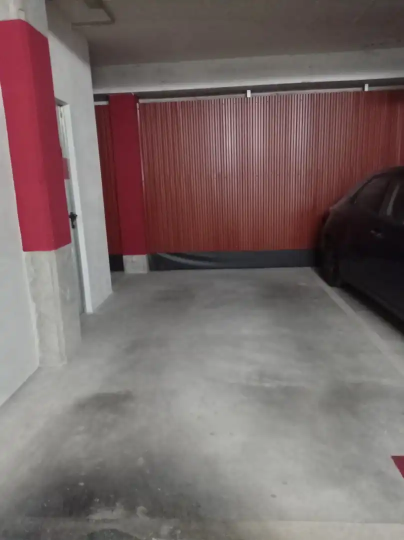 Parking de Piso de alquiler en Málaga con Terraza, Trastero y Horno